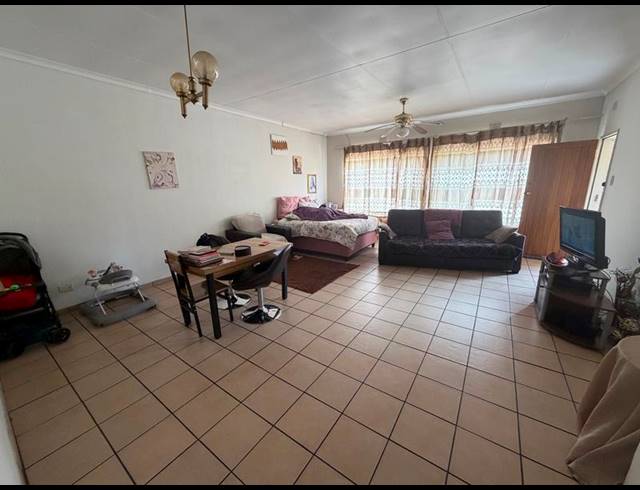 2 BEDROOM TOWNHOUSE FOR SALE IN GHOLFSIG